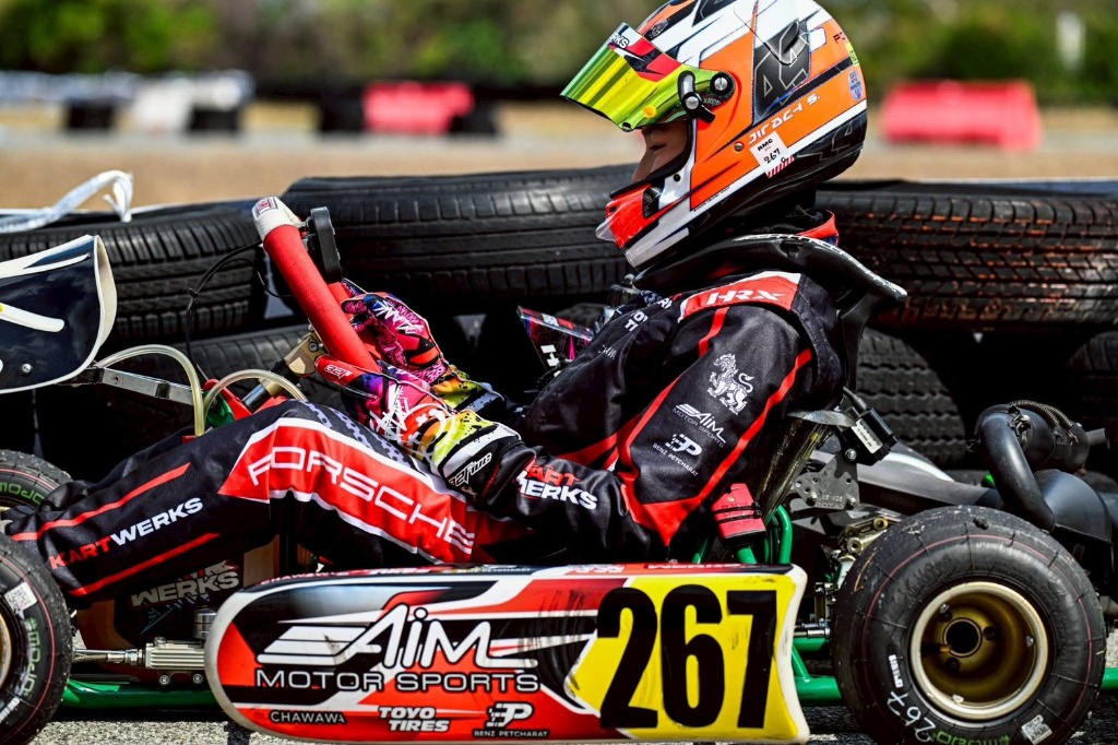 Karting — racing apparel